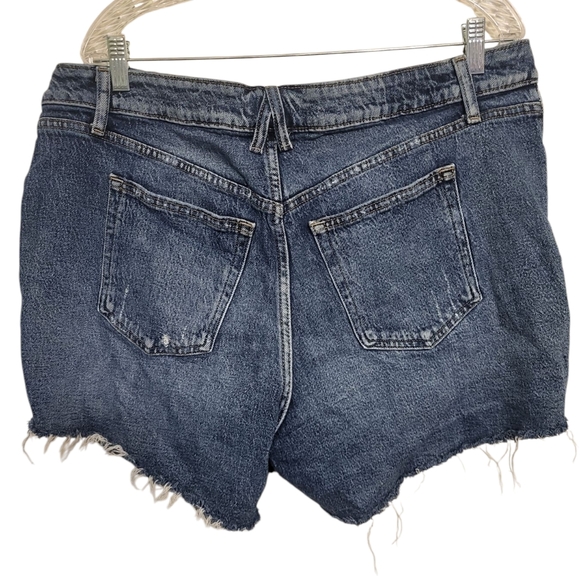 Maurice’s Goldie Blues Cheeky Shorts Distressed Raw Hem Dark Wash, Plus Size 16W - Picture 2 of 4